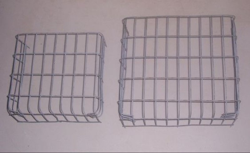 DIY Rabbit Hay Feeder