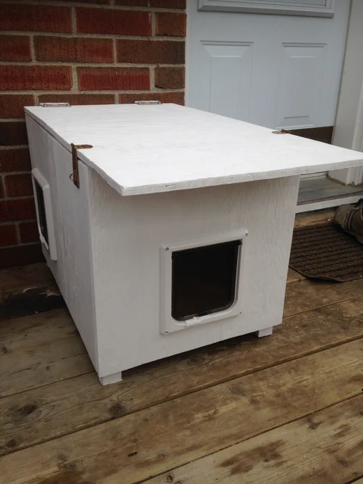 DIY Winterized Cat House