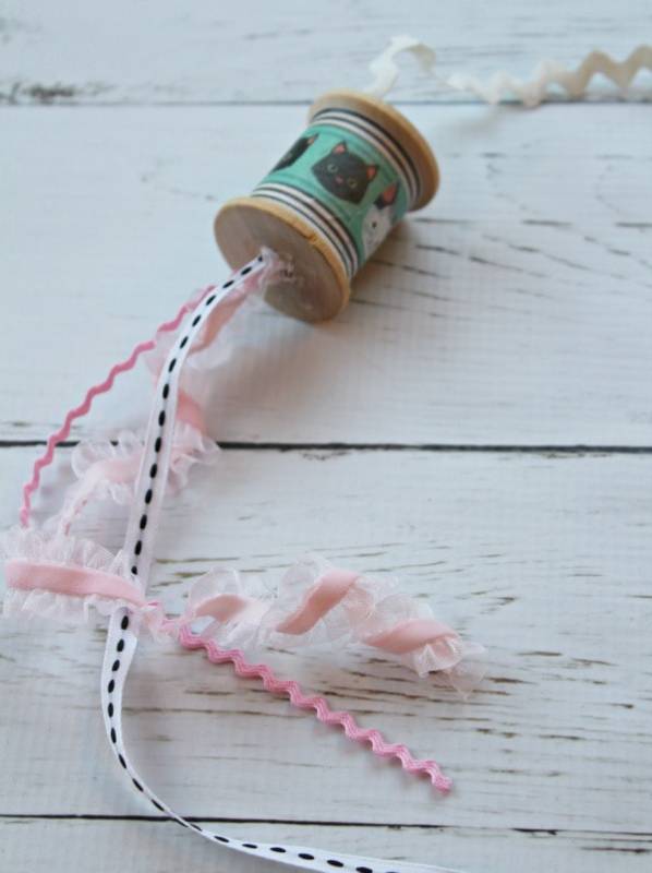 DIY wooden spool cat toy