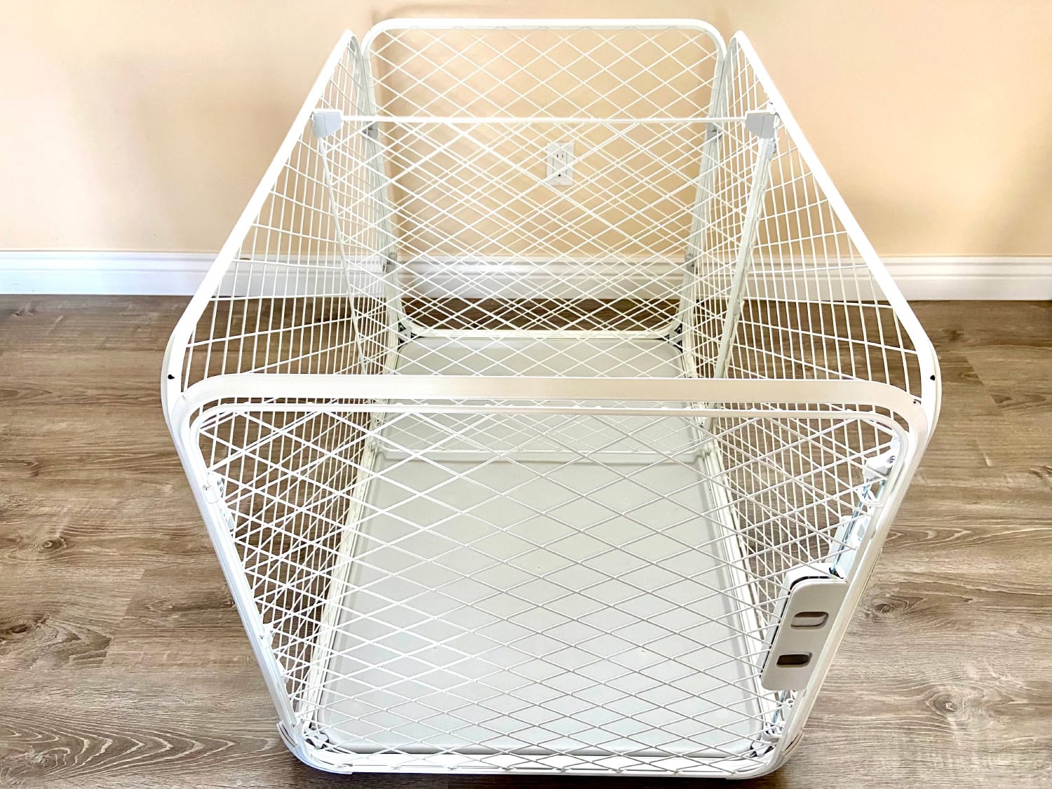 Diggs Evolv Dog Crate - assembled crate