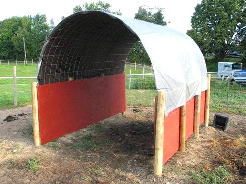 Economy Round Run-In Shed Shelter Barn
