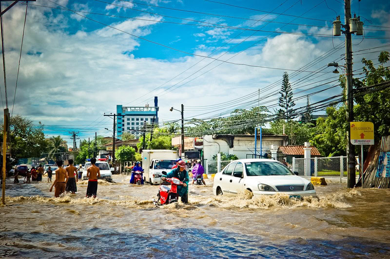 flooding in th street