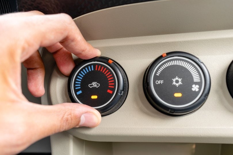 heating car_Mohamed Ali Gabr_Shutterstock