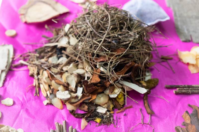 herbal hay nest and some dried fruit and dried bark for secret recipes