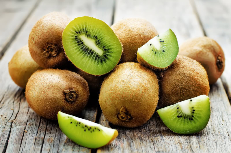 kiwi on wooden table