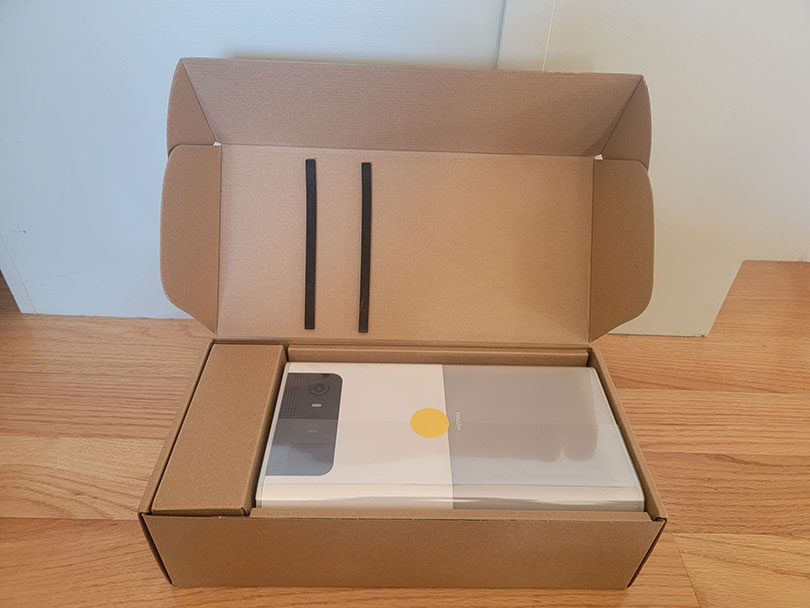 opened petcube bites 2 lite box