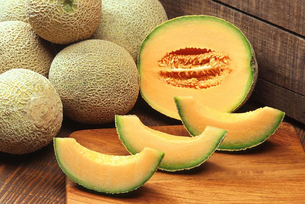 sliced cantaloupe