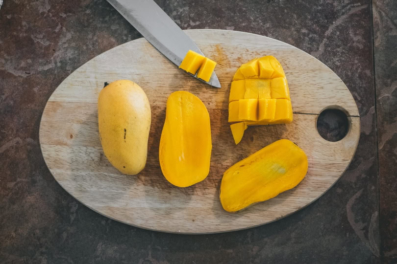 sliced mango