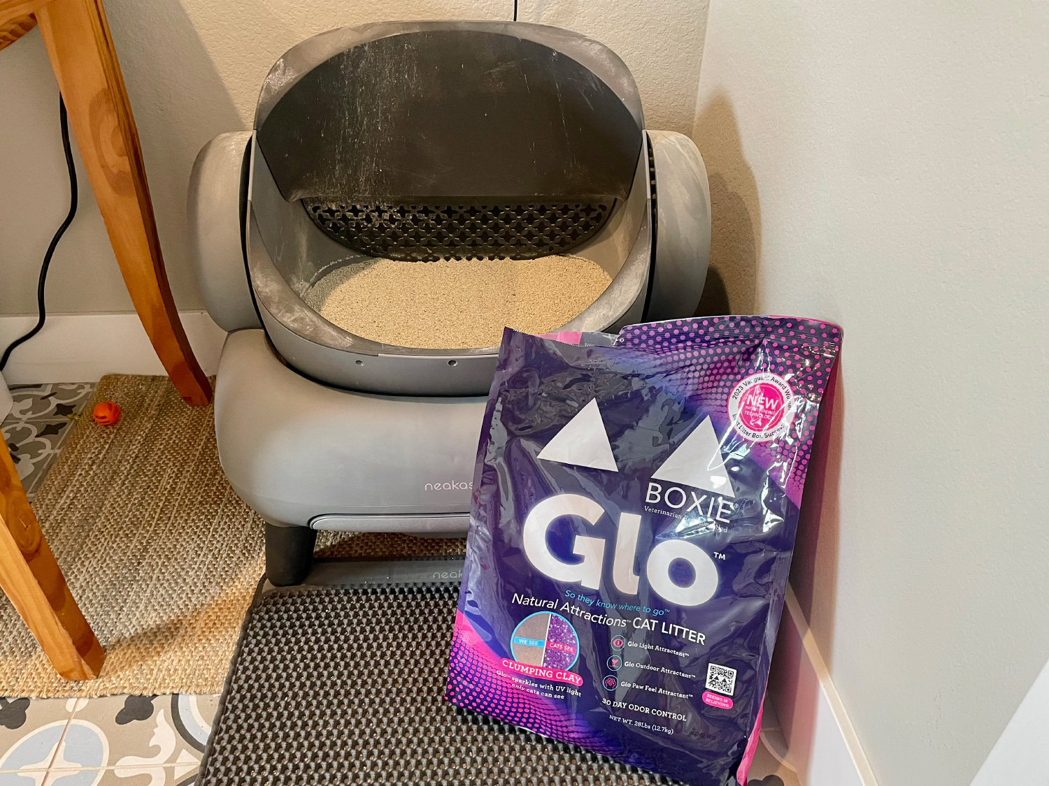 Boxie Glo Natural Attractions Clumping Clay Litter - sack nest to litter box