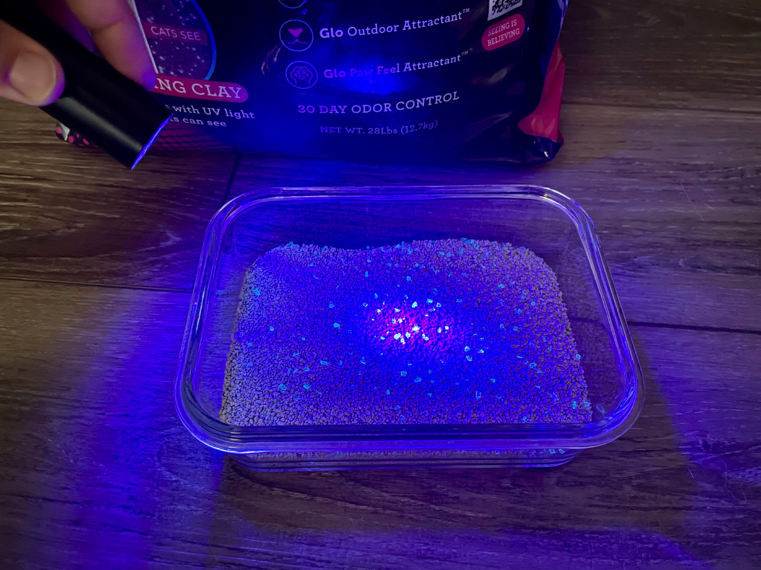 Boxie Glo Natural Attractions Clumping Clay Litter - uv crystals in the litter