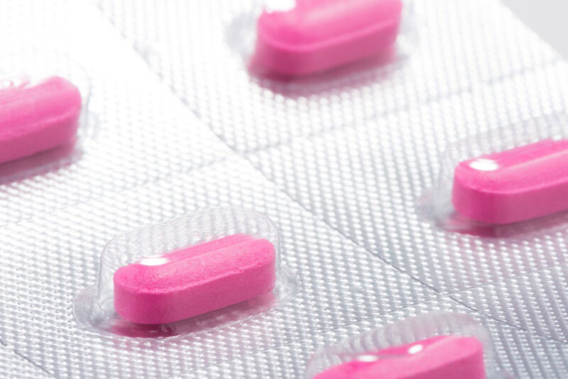 Can I Give My Dog Benadryl? Our Vet Explains the Uses & Potential Side ... - Can I Give Benadryl To My Dog Orally On An Empty Stomach